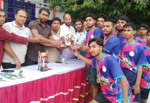 চুড়ামনকাটিতে আট দলীয় ফুটবলে ২০২৫ এসএসসি ব্যাচ বিজয়ী
