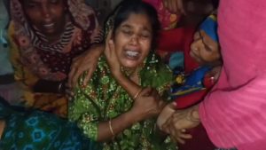 পাওনা টাকা চাওয়াকে কেন্দ্র করে ছুরিকাঘাতে ফল বিক্রেতা নিহত দামুড়হুদায়