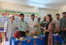 যশোরের খোজারহাট স্কুলে কৃতী শিক্ষার্থীদের সম্মাননা প্রদান