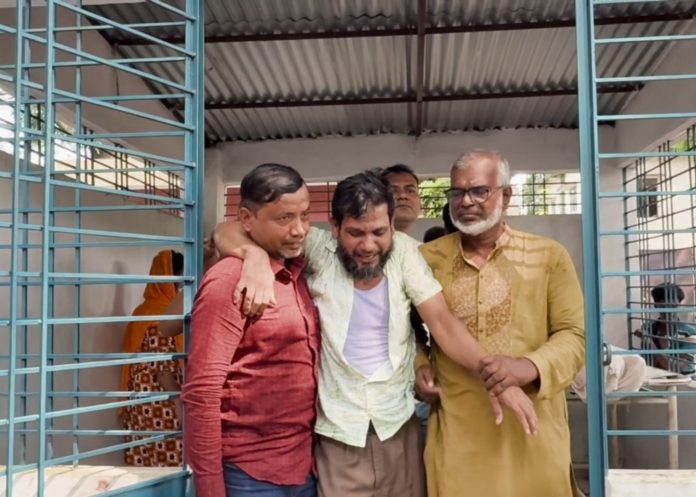 ঝিনাইদহে সড়ক দুর্ঘটনায় পৌর কর্মকর্তাসহ নিহত ২
