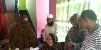 ঝিকরগাছায় ফ্যামিলি কার্ড কার্যক্রমের অংশ হিসেবে শুরু হলো বাড়ি বাড়ি গিয়ে তথ্য সংগ্রহ