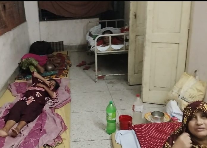 স্থানীয়দের অভিযোগ, এলাকায় সক্রিয় মাদকাসক্ত ও কিশোর গ্যাং চক্র এ ধরনের বিষাক্ত স্প্রে প্রয়োগ করে গৃহকর্তাদের অচেতন করে চুরির প্রকাণ্ড ঘটনা ঘটাচ্ছে।